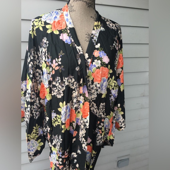 Black Floral Kimono or Duster - One Size Fits Most - Picture 3 of 10